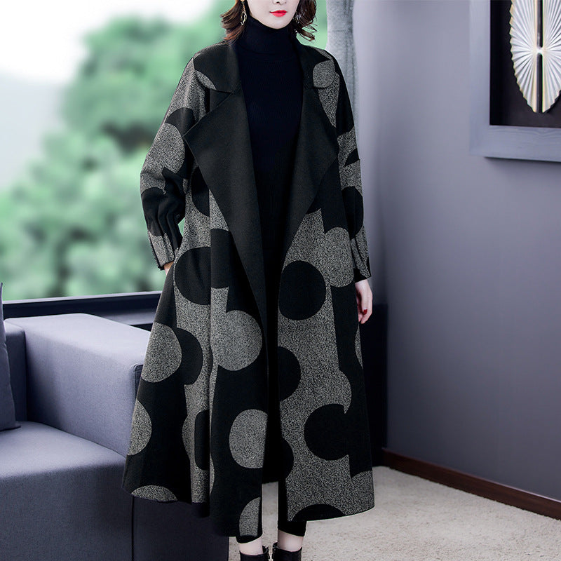 Elegant and loose coat