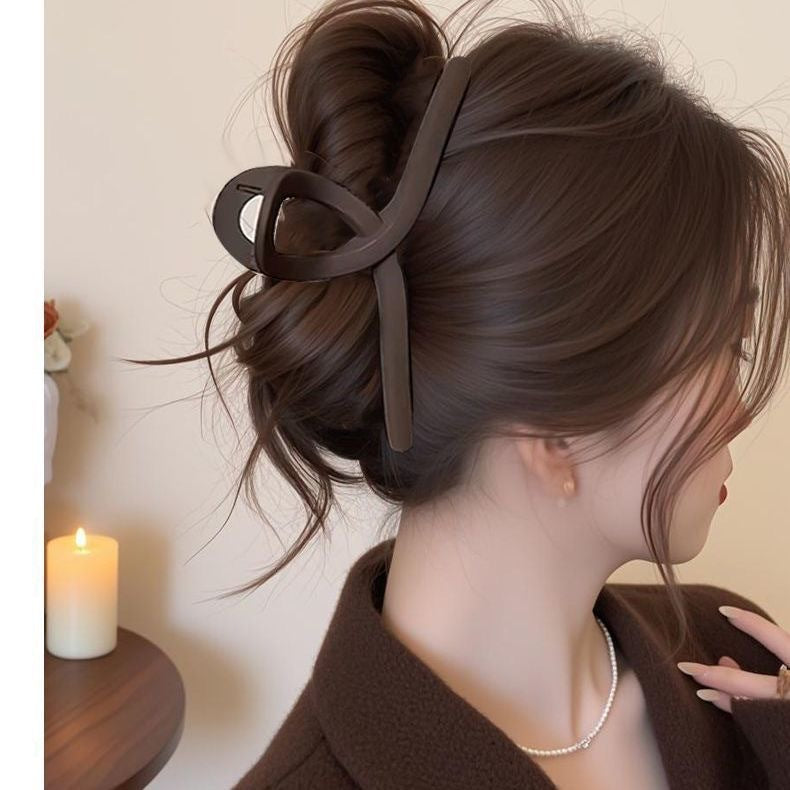 The large shark clip is a high-end hair-grabbing tool