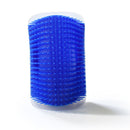 القطة تفرك وجهها بزاوية الحائط ودغدغ مشط تدليك شعر الحيوانات الأليفة مشط إبرة مع عشبة النعناع البري