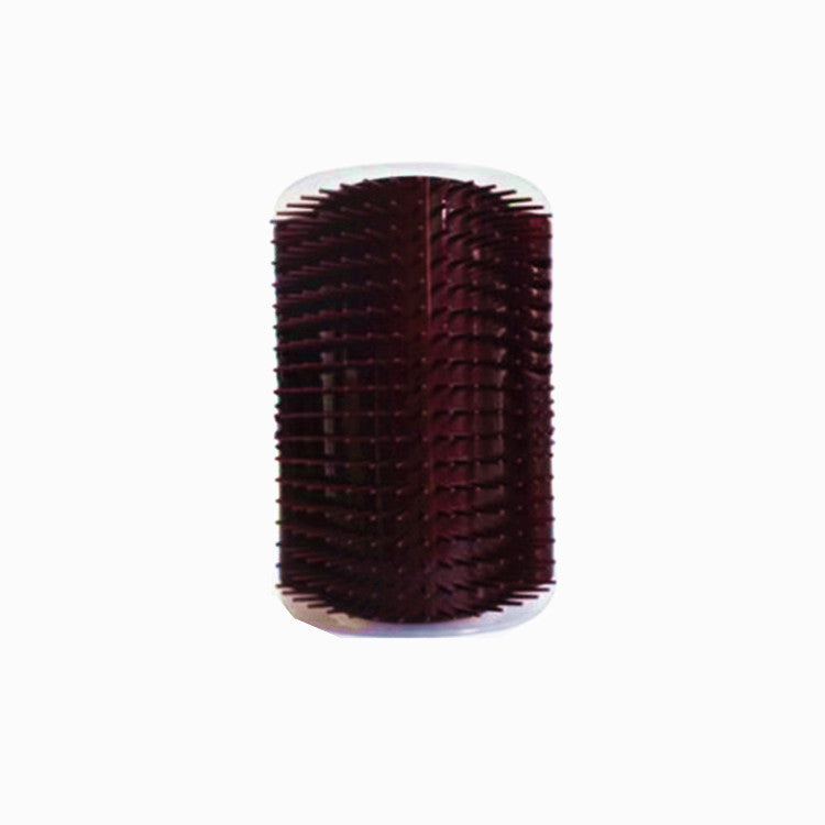 القطة تفرك وجهها بزاوية الحائط ودغدغ مشط تدليك شعر الحيوانات الأليفة مشط إبرة مع عشبة النعناع البري