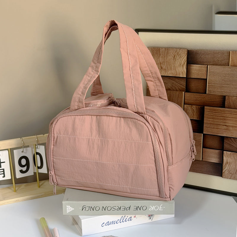 Fashionable and Simple Makeup Bag