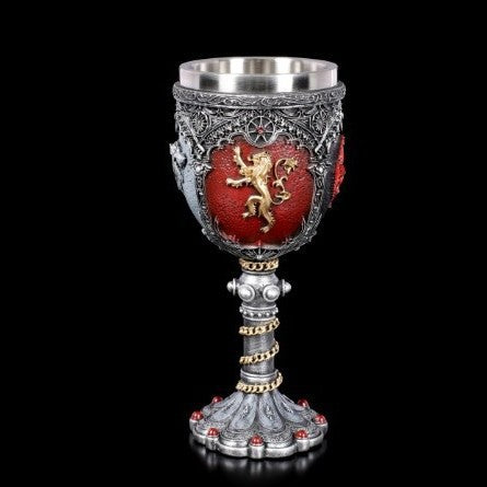 Three-dimensional engraved beer mug