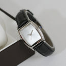 Perfume-scented ladies' watch