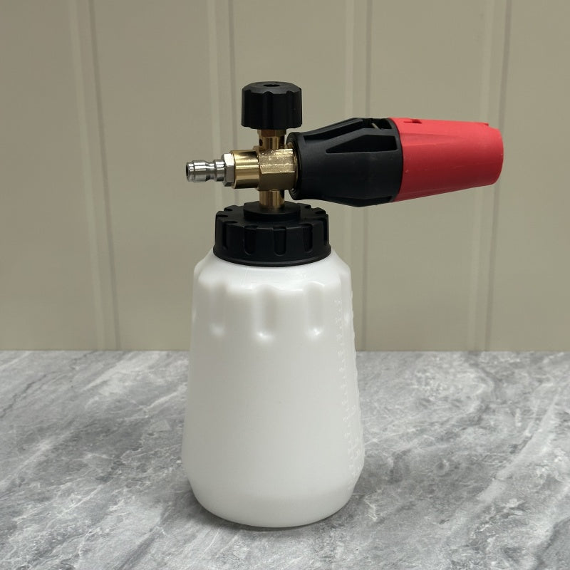 Household high-pressure water gun for cleaning the kettle