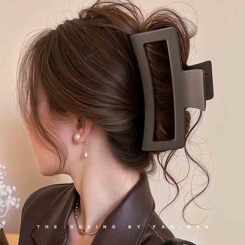 The large shark clip is a high-end hair-grabbing tool