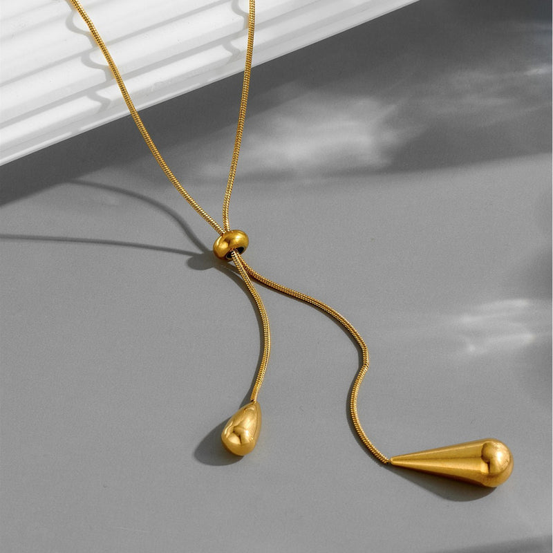 Atmospheric, fashionable and simple feng shui water drop pendant
