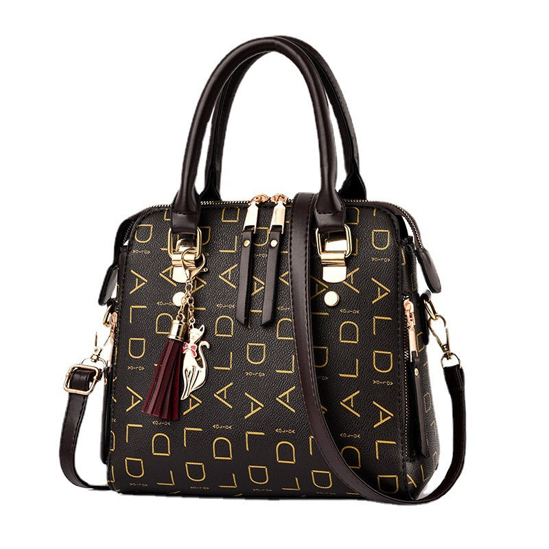 Fashionable shoulder bag