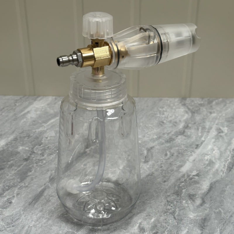 Household high-pressure water gun for cleaning the kettle