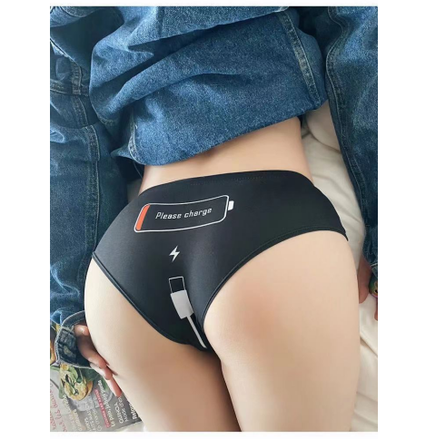 Peach-bottomed lace low-rise underwear