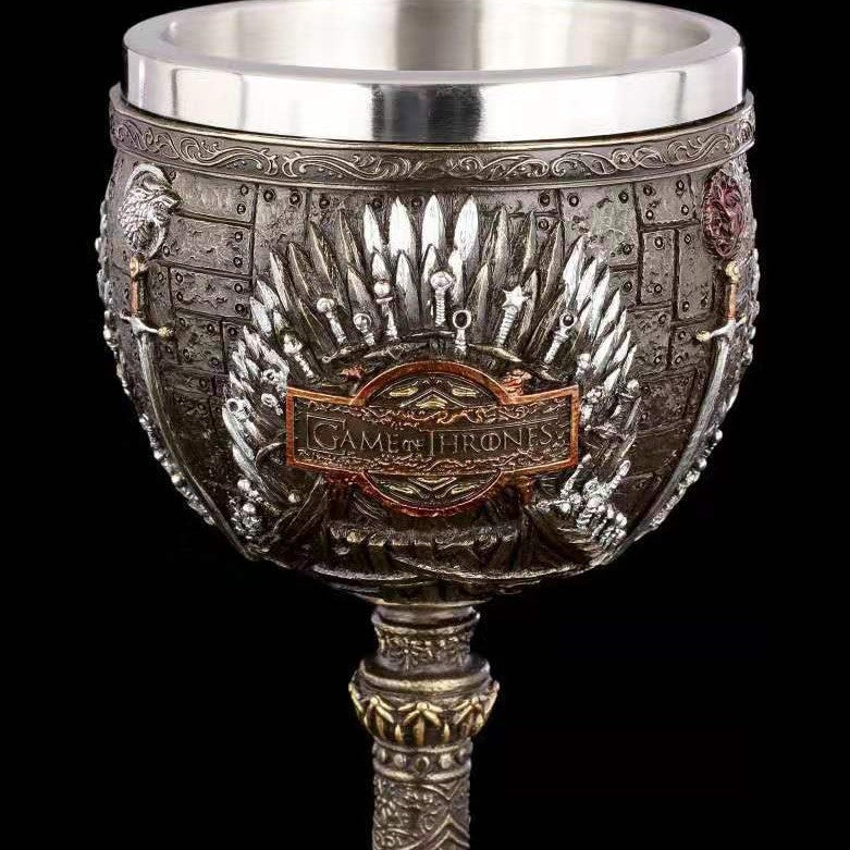 Three-dimensional engraved beer mug