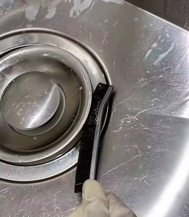 Crevice Cleaning Tool Window Groove Cleaning Brush Bathroom Gap Cleaning Brush Hard Bristle Crevice Cleaning Brush - TrendTrove