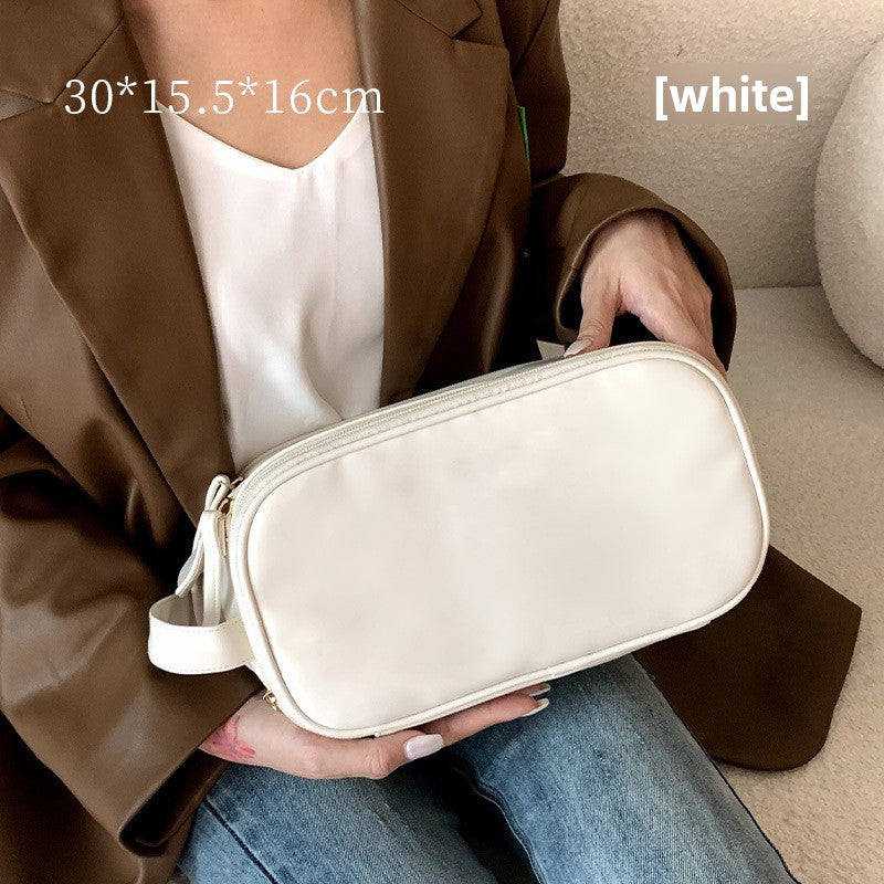 Large-capacity portable makeup bag