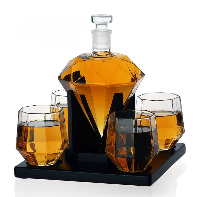 Whiskey Wine Set with Diamond Glass Bottle and Cups