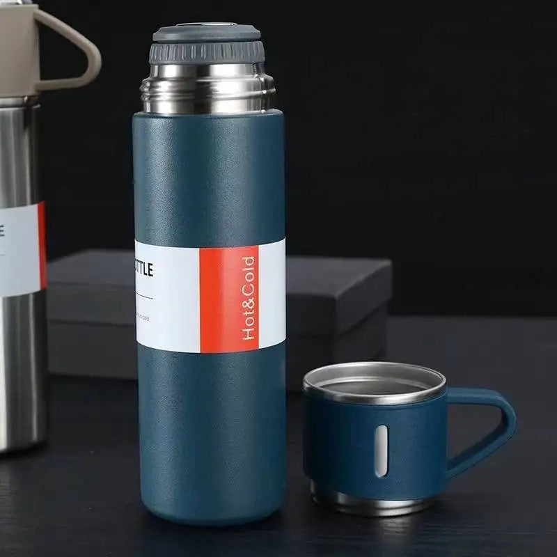 Travel cup vacuum insulated coffee cup