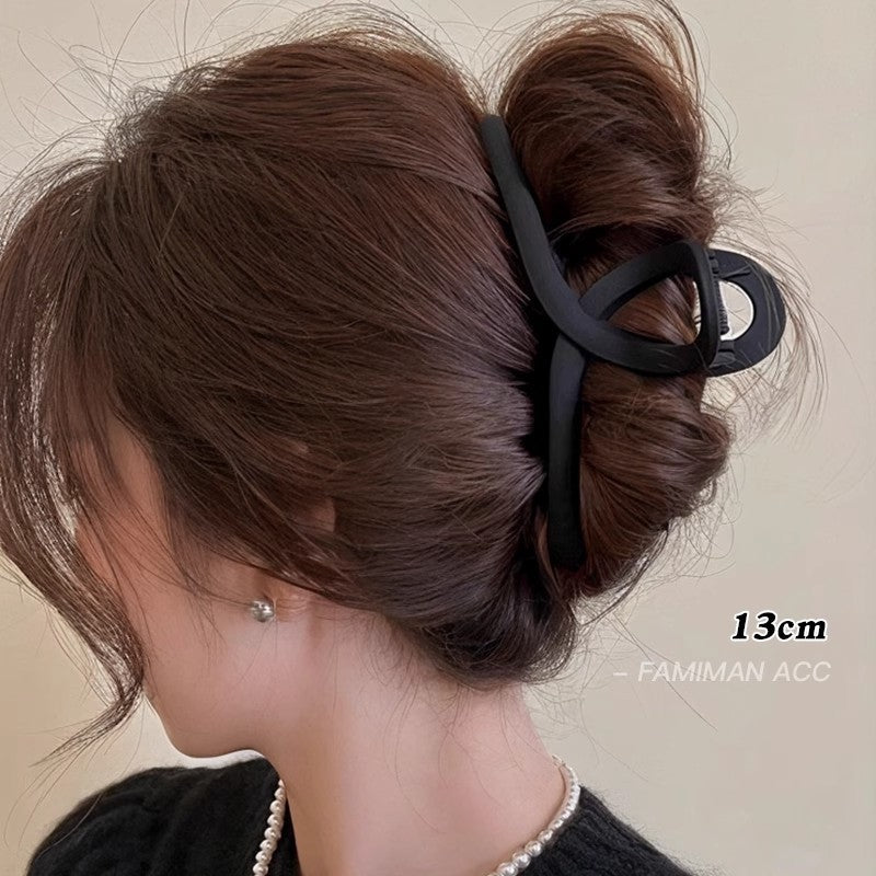 The large shark clip is a high-end hair-grabbing tool