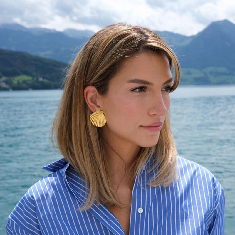 Uworld Stainless Steel Big Textured shell Big Stud Earrings Distinctive 18K Gold Color Geometric Metal Waterproof Luxury Jewelry