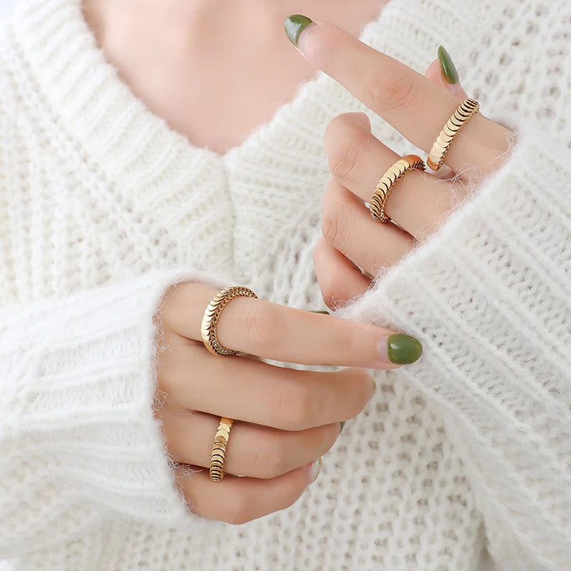 TOSOKO Stainless Steel Jewelry Blade Chain Ring Hip Hop Ring 18 K Gold Plated Couple Fashion Accessories BSA284