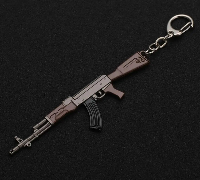 PUBG Fashion Eat Chicken Keychain Battlegrounds Backpack Battle Frying Pan Helmet 98k Key Ring Woman Man Jewwlry Wholesale