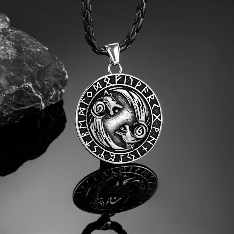 Never Fade Norse Wolf Necklace Men Stainless Steel Gold Color Vikings Rune Vegvisir Amulet Pendant Scandinavian Jewelry Gift New