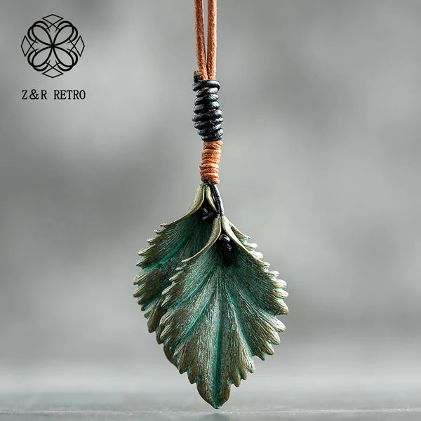 New in Vintage Leather Gothic Green Leaf Pendants Necklace Chains Jewelry Accessories for Women Korean Fashion Valentines Day