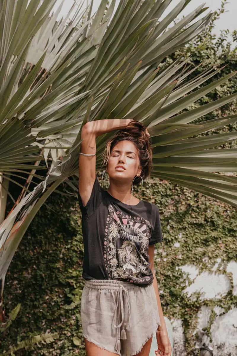 Super Chic  Follow The Sun Tee Black Boho T Shirt O-neck Spring Summer New Tops Women Short Sleeve Chic Women T-shirts