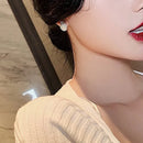 Pendientes de botón con forma de abeja de estilo coreano para mujer, exquisitos pendientes pequeños y elegantes, joyería para bodas, fiestas y cumpleaños.