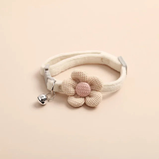 Cute knitting Flower Bell Collar Adjustable Cat Necklace Pet Collar Traction Safety Buckle Necklace Small Dog Dog Supplies
