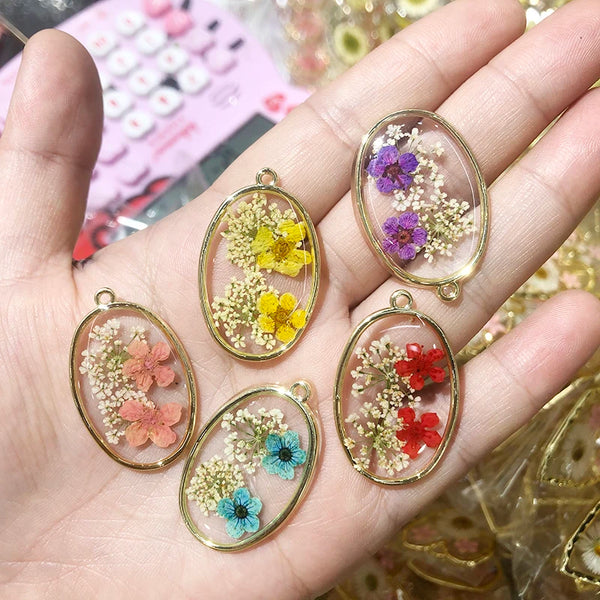 12Pcs Oval Pressed Flat Epoxy Real Dried Flower Resin Charms Hibiscus Plum Daisy Rose Petal Pendant for Jewelry Making Findings