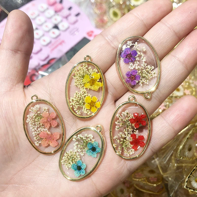 12Pcs Oval Pressed Flat Epoxy Real Dried Flower Resin Charms Hibiscus Plum Daisy Rose Petal Pendant for Jewelry Making Findings