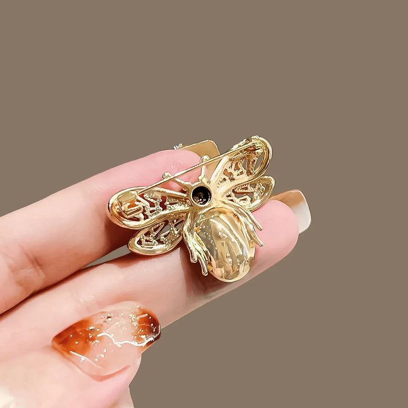 New Cute Green Yellow Crystal Bee Brooch Pin For Women Luxury Brand Exquisite Insect Suit Corsage Scarf Dress Coat Lapel Pins