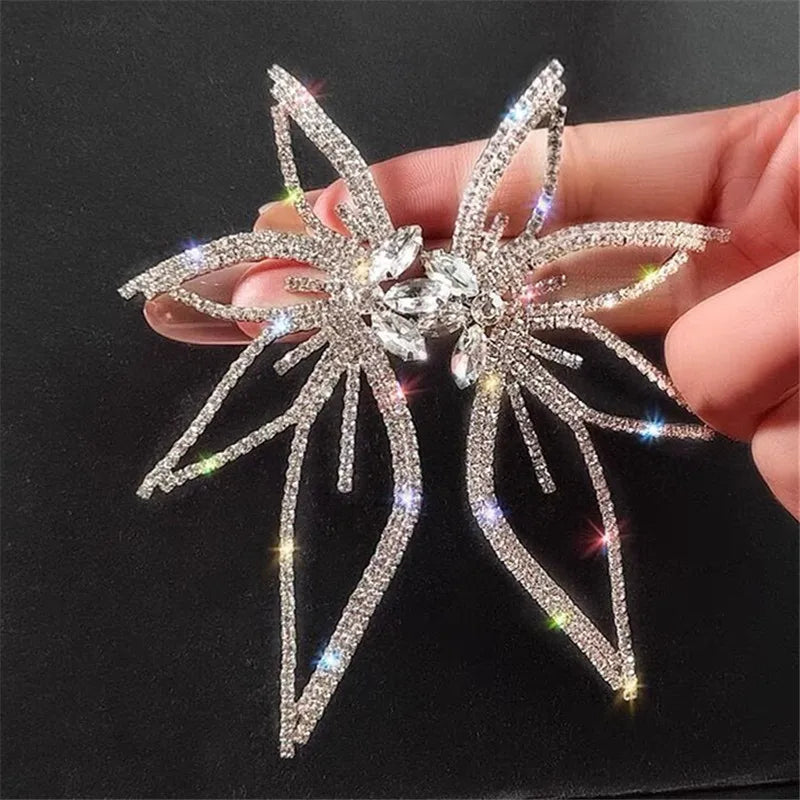 Luxury Fashion Exaggerated Zircon Maple Leaf Flower Stud Earrings for Women Personality Statement Jewelry Gift pendientes mujer