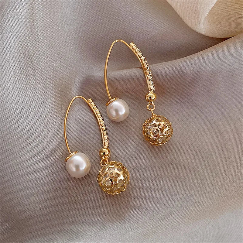 Pendientes de botón con forma de abeja de estilo coreano para mujer, exquisitos pendientes pequeños y elegantes, joyería para bodas, fiestas y cumpleaños.