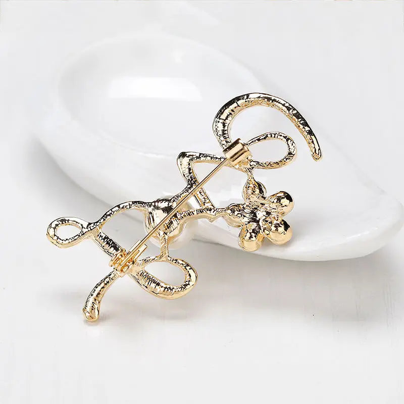 Cute Rhinestone Letter Brooches Women Men English Word Love Party Office Brooch Pins Bridal Fashion Jewelry Gifts Wholesale