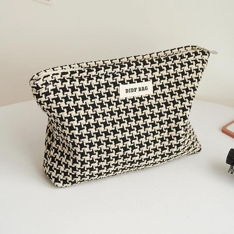 DJDF Large Capacity Women's Cosmetic Bag, Black & White Sketch Line, Canvas Skincare Organizer, Portable Travel Toiletry Bag