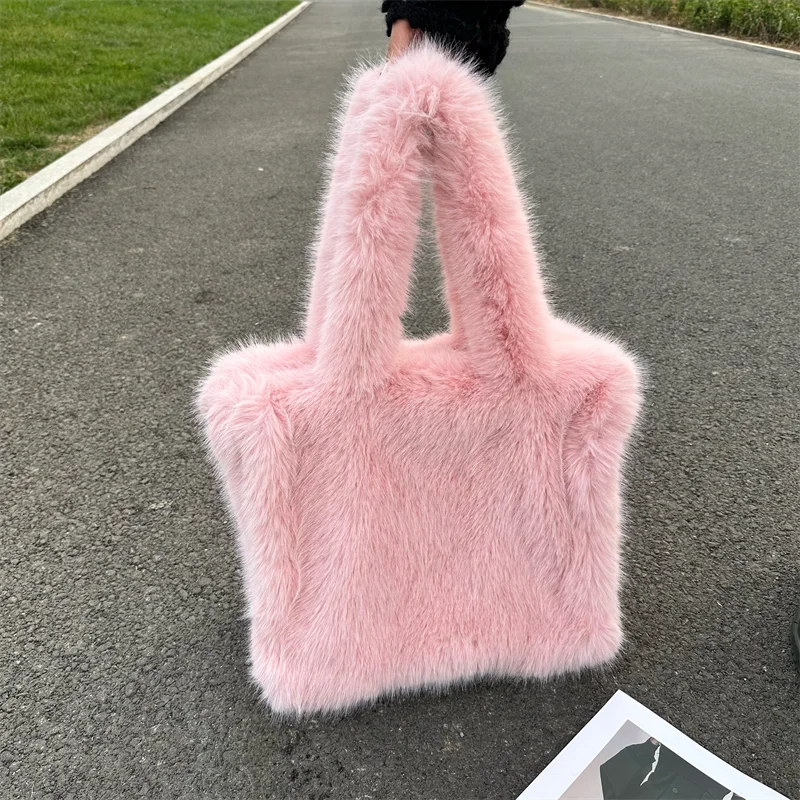 Designer Fluffy Plush Shoulder Bag Warm Faux Mongolian Fur HandBags for Women Brands Large Hobo  Shopper Heart Shaped Purses