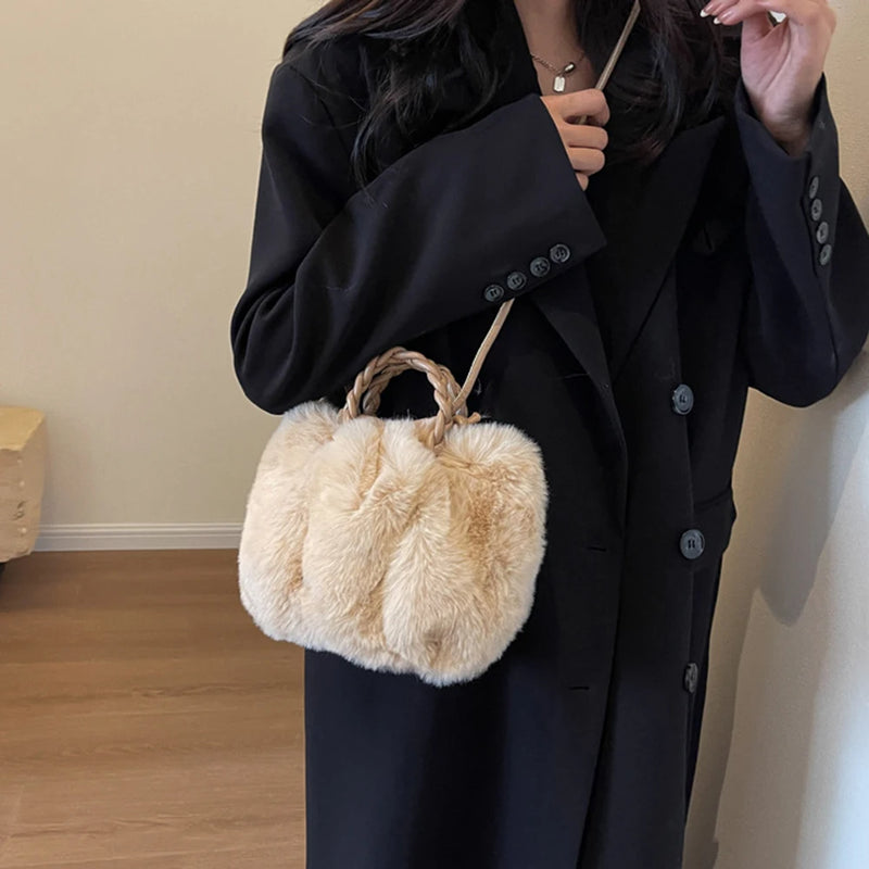 Luxury Plush New Handbag Winter Soft Faux Fur Crossbody Bag 2023 Fashion Women Fluffy Top-Handle Bags Ladies Pleated Satchel Bag