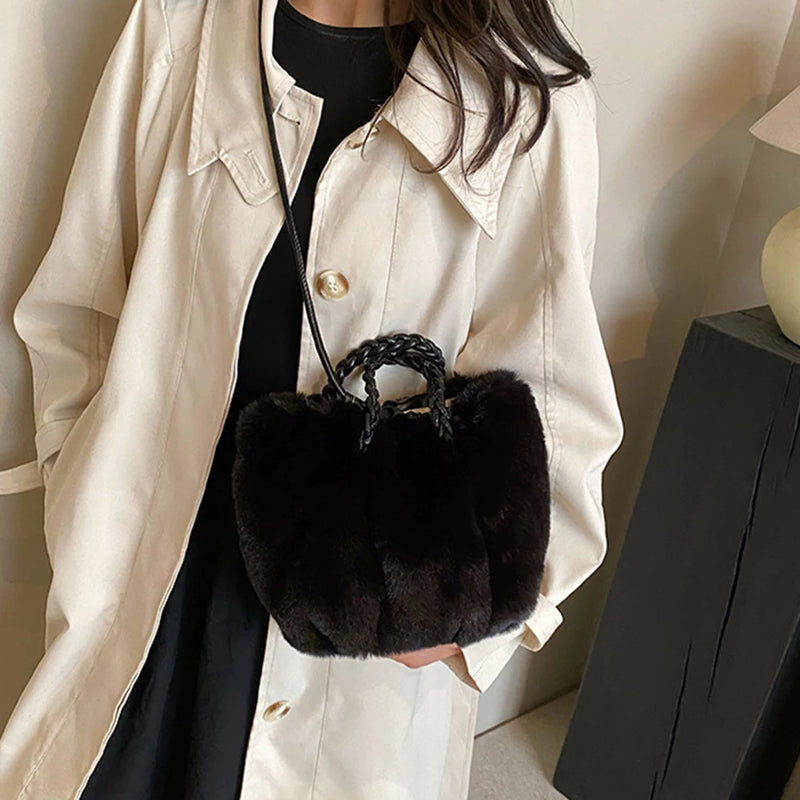 Luxury Plush New Handbag Winter Soft Faux Fur Crossbody Bag 2023 Fashion Women Fluffy Top-Handle Bags Ladies Pleated Satchel Bag