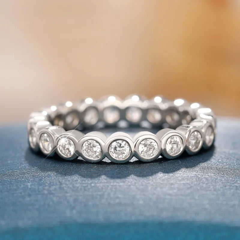 Huitan Exquisite Cubic Zirconia Rings for Women Full Paved Round CZ Silver Color Fashion Promise Rings Versatile Girls Jewelry