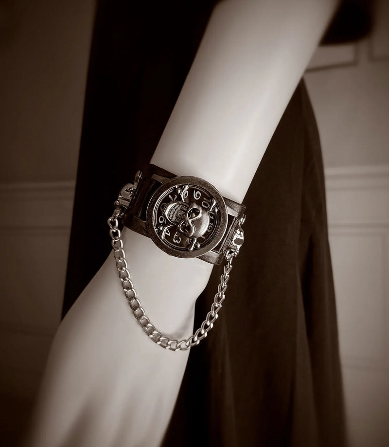 Classic Flip Design Punk Skull Men's Wrist Watch Stainless Skull Chain Elements Cool Fashion for Cosplay Lovers Watches