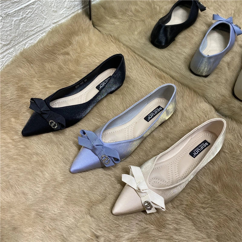 حذاء باليه مسطح مدبب بفيونكة للنساء، حذاء نسائي ربيع 2022، حذاء وصيفة العروس جديد متعدد الاستخدامات بنعل ناعم، مقاس كبير 46