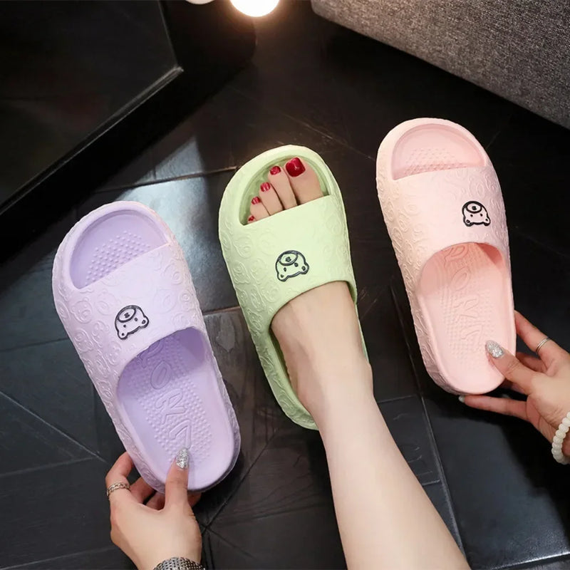 New EVA Women's Slippers Cute Bear Decoration Soft Bathroom Slippers Lithe Thin Non-slip Flat Slippers Home Use