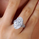 Huitan Oval Crystal Cubic Zirconia Rings Elegant Engagement Proposal Rings for Women New Arrival Fashion Jewelry Wholesale Bulk