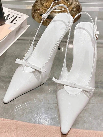 صندل نسائي بكعب عالٍ ومشبك من خط واحد وكعب رفيع بتصميم صيفي جديد مع ربطة عنق على شكل فيونكة وجزء علوي من الجلد اللامع