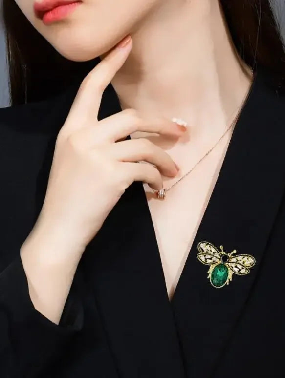 New Cute Green Yellow Crystal Bee Brooch Pin For Women Luxury Brand Exquisite Insect Suit Corsage Scarf Dress Coat Lapel Pins