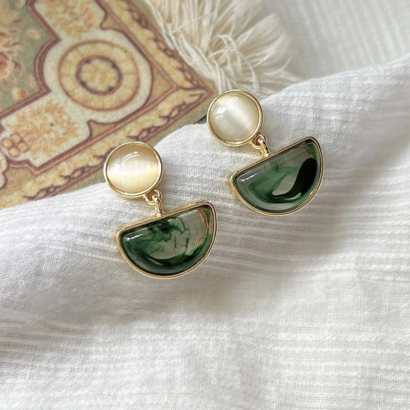 Trendy Metal Earring Retro Elegant Green Geometric Dangle Earrings For Women Fashion Simple Water Drop Jewelry Gifts