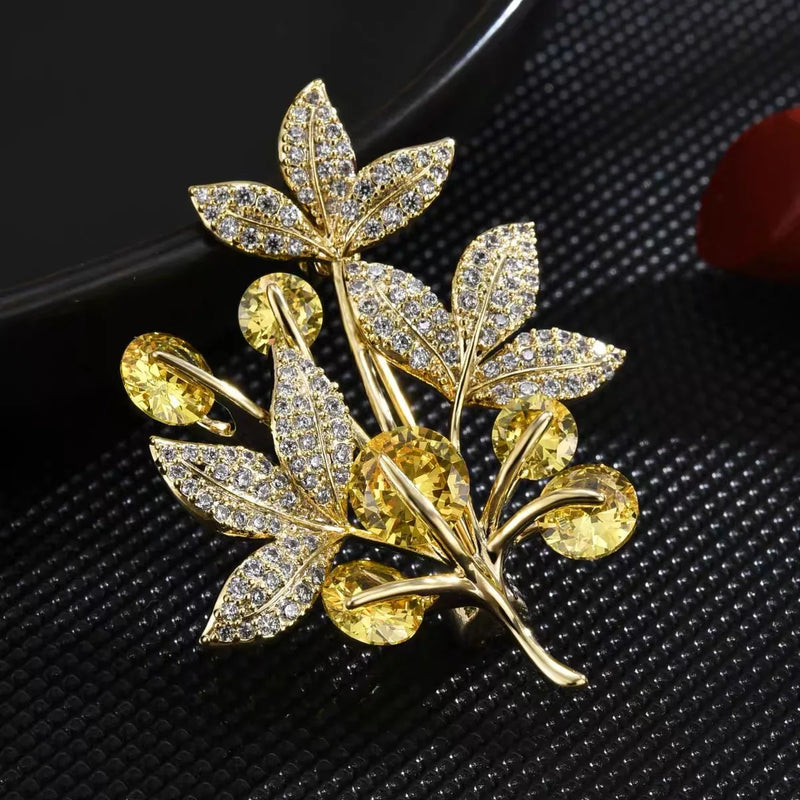 New Fashion Rhinestone Maple Leaf Brooches For Women Girls Yellow Crystal Stones Lucky Tree Lapel Pins Jewelry Accessories Gifts