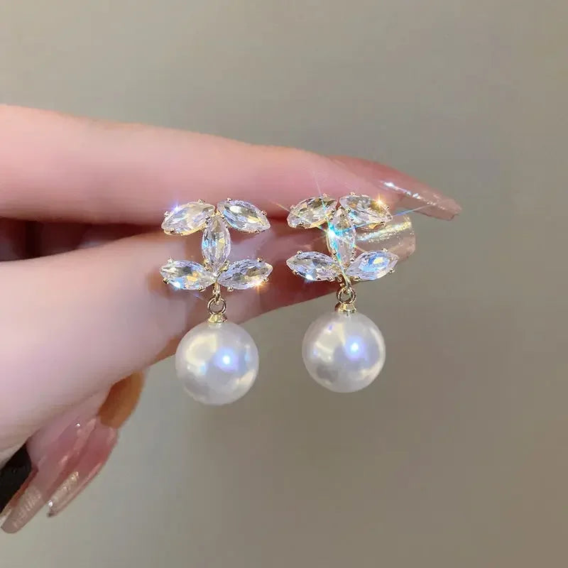 Fashion Trendy Cubic Zirconia Pearl Chic Earrings for Women Advanced Sense Shiny Letter Dangle Earrings Elegant Jewelry Gifts