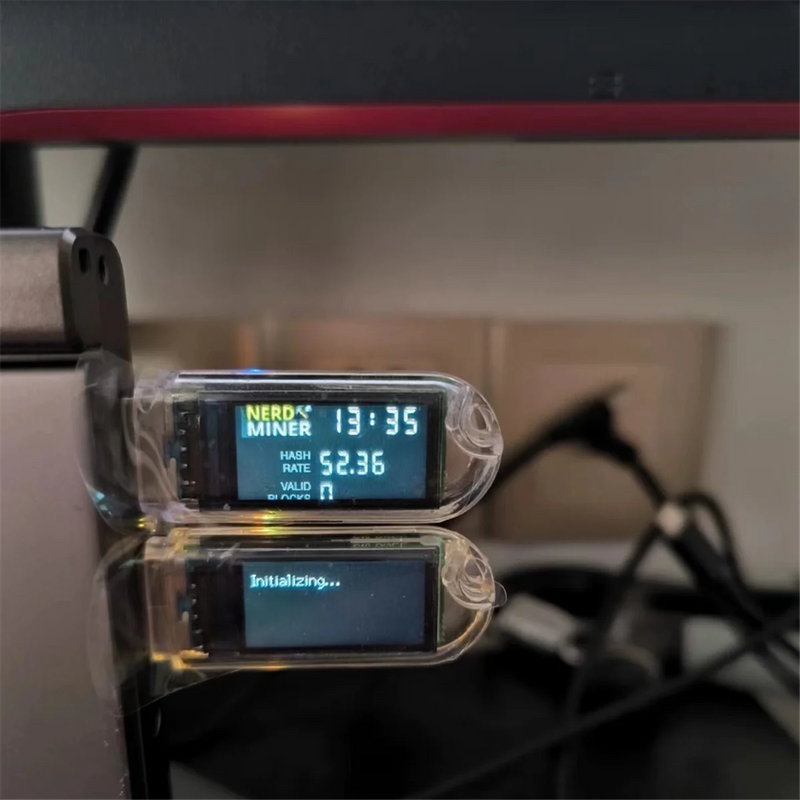 NerdMiner V2 T-Dongle S3 Hashrate 74Kh/S USB BTC Crypto Solo Lottery Miner with Display Bitcoin Miner Nerd Miner