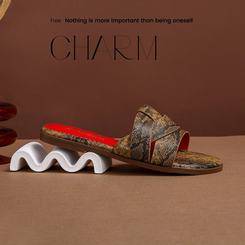 Fashionable Classic Design Women's New Slippers Outdoor Flat Bottom Beach Tourism Summer Women's Slippers