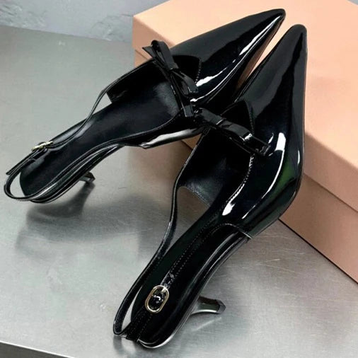 صندل نسائي بكعب عالٍ ومشبك من خط واحد وكعب رفيع بتصميم صيفي جديد مع ربطة عنق على شكل فيونكة وجزء علوي من الجلد اللامع